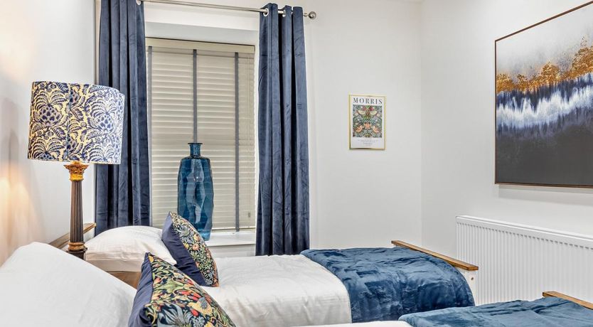 Photo of 2 Bed in New Mills