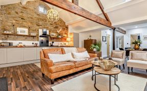 Photo of 2 Bed in New Mills