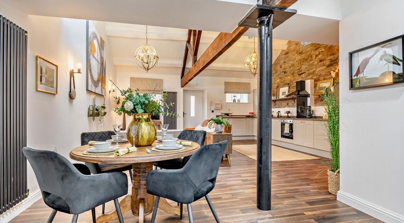 Photo of 2 Bed in New Mills