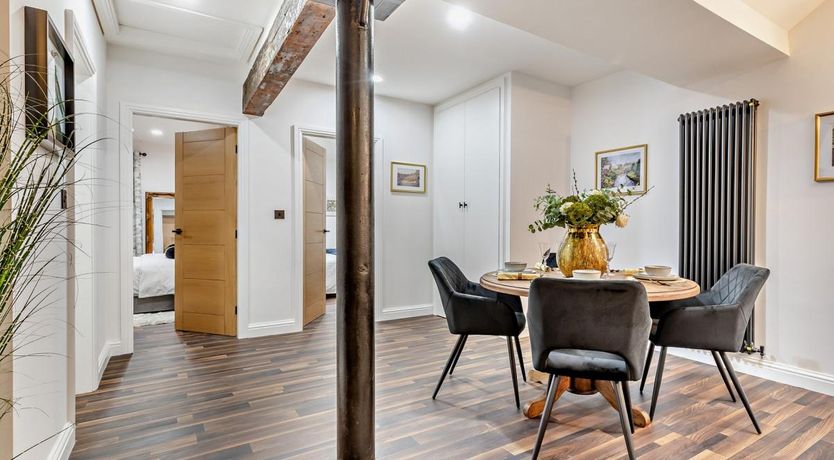 Photo of 2 Bed in New Mills