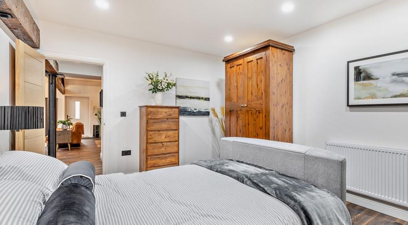 Photo of 2 Bed in New Mills