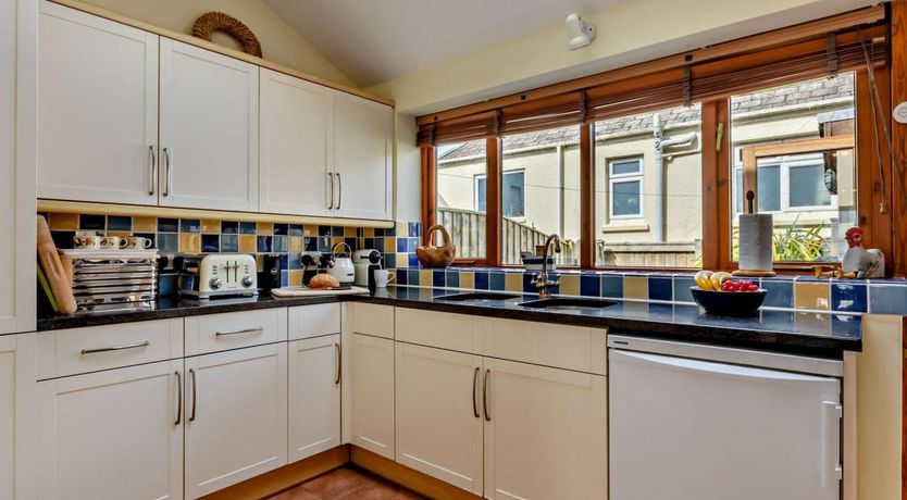 Photo of 3 Bed in Torcross