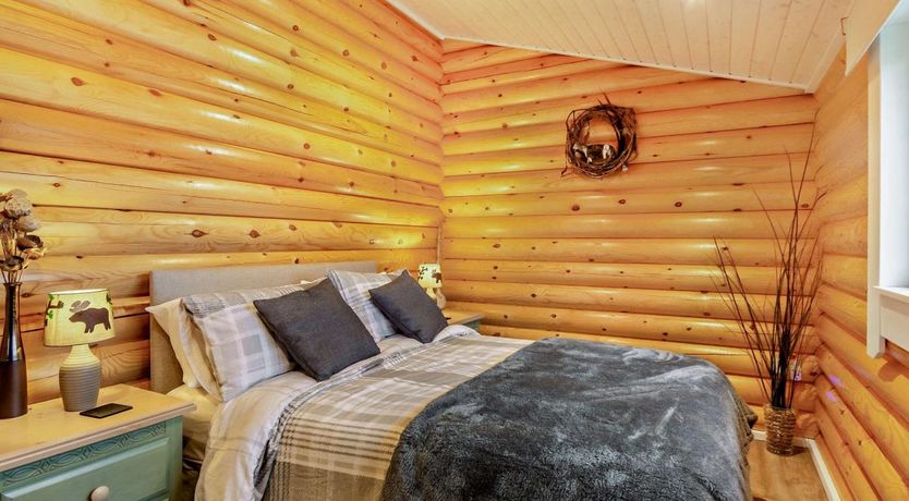 Photo of 3 Bed in Brinsley