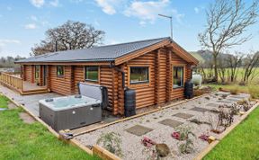 Photo of 3 Bed in Brinsley