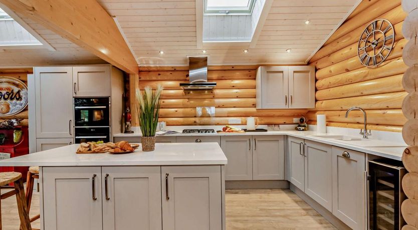 Photo of 3 Bed in Brinsley