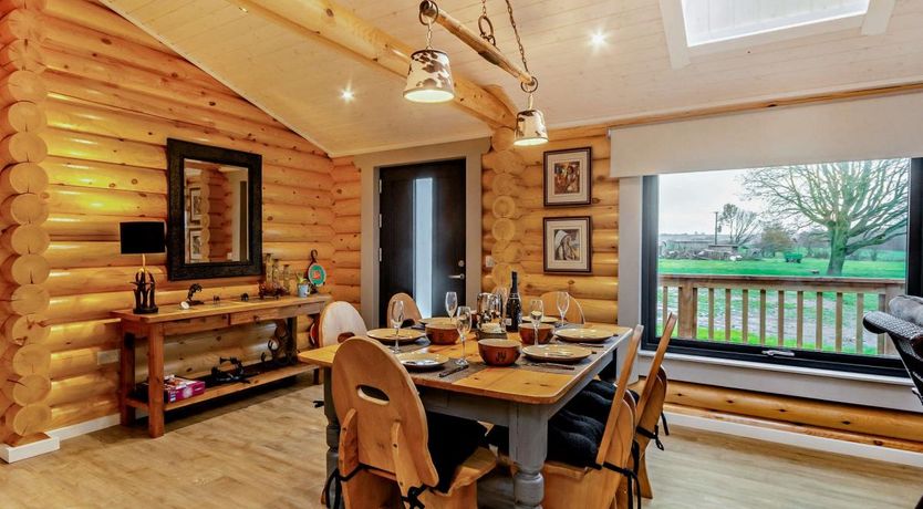 Photo of 3 Bed in Brinsley