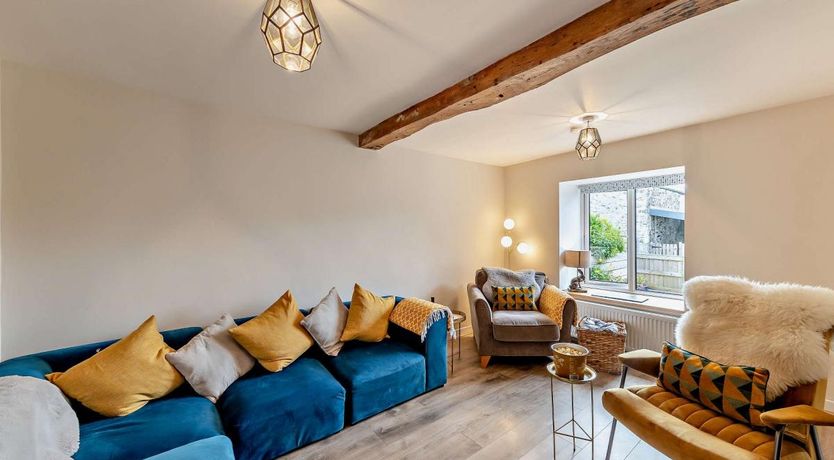 Photo of 3 Bed in Saron