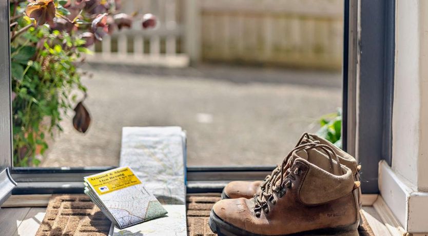 Photo of 3 Bed in Saron