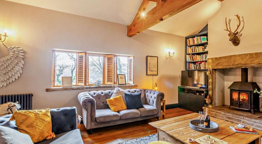 Photo of 4 Bed in Marsden