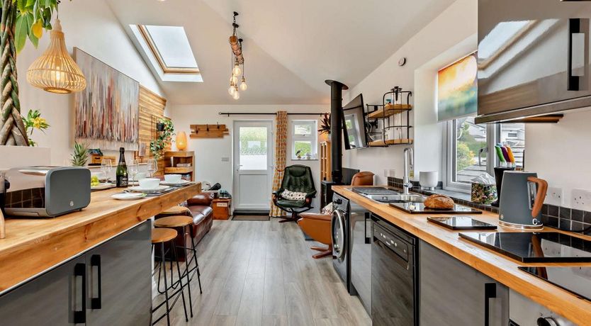 Photo of 2 Bed in Bishops Tawton