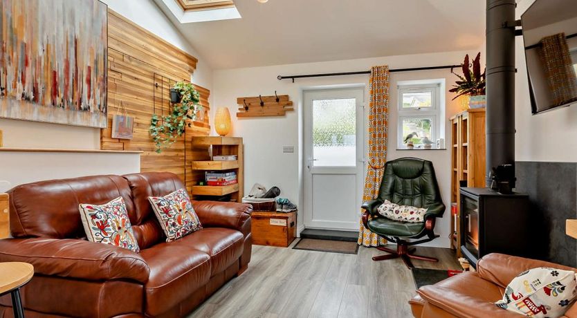 Photo of 2 Bed in Bishops Tawton