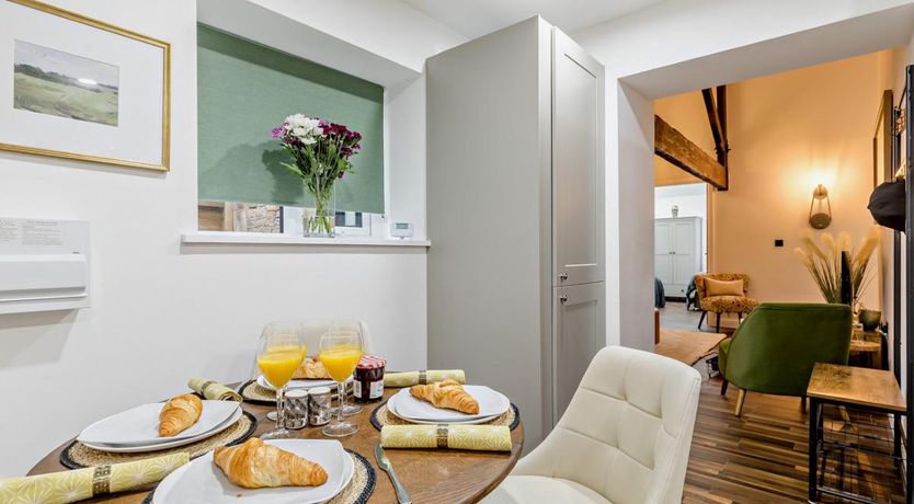 Photo of 2 Bed in New Mills