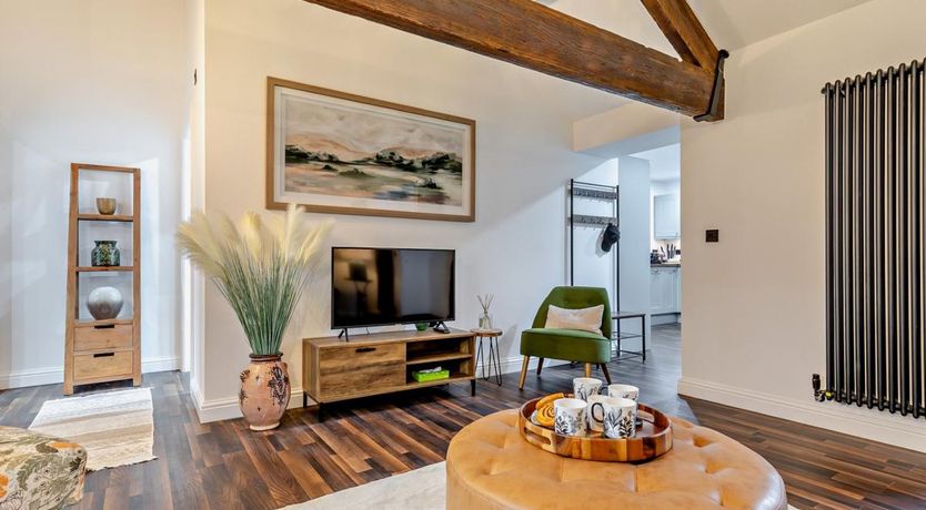 Photo of 2 Bed in New Mills