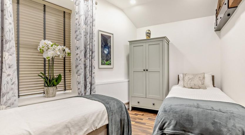 Photo of 2 Bed in New Mills