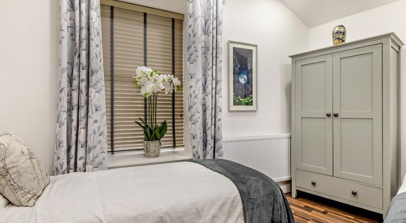 Photo of 2 Bed in New Mills