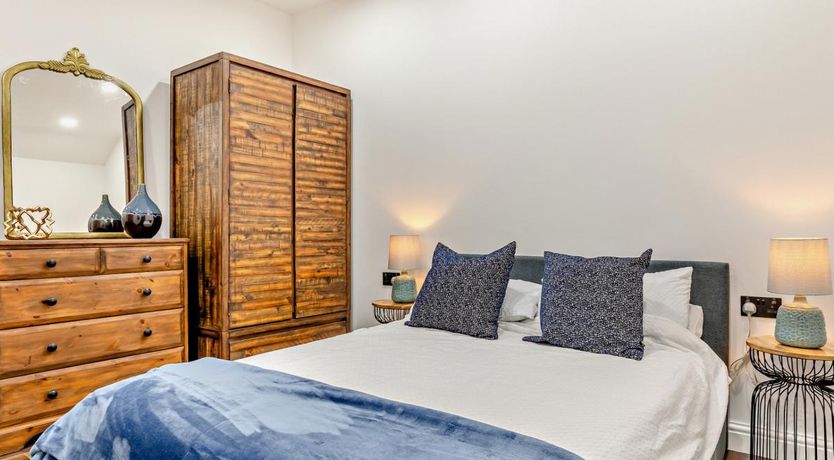 Photo of 2 Bed in New Mills