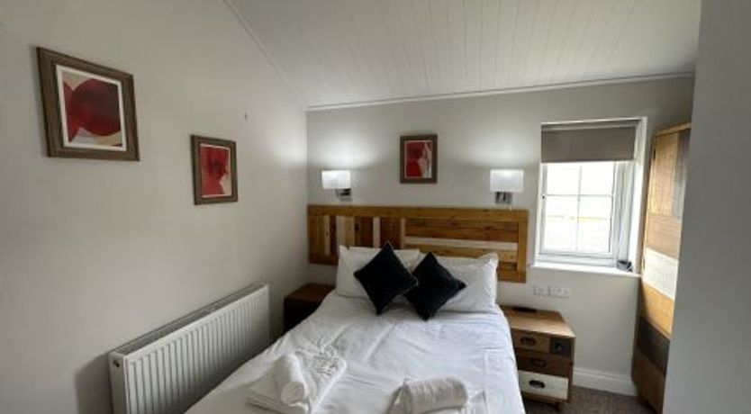 Photo of Low Lake Lodge