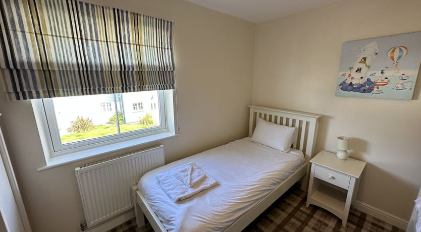 Photo of Waves @ The Bay