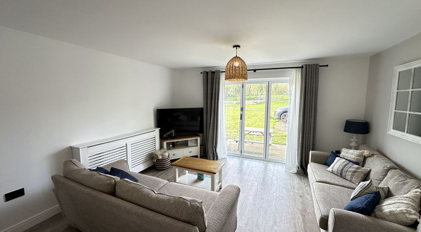 Photo of Waves @ The Bay