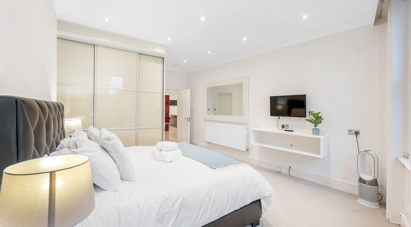 Photo of Ruby & Cream