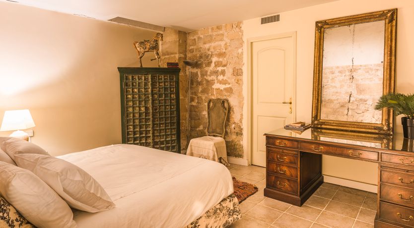 Photo of The Globetrotter