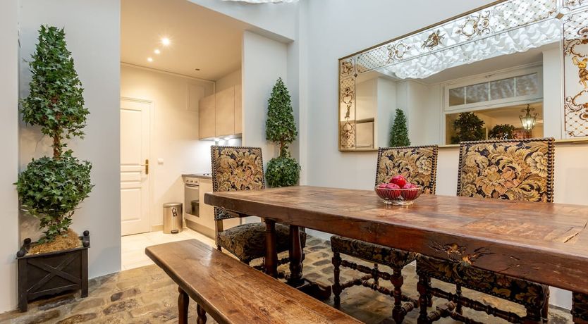 Photo of The Globetrotter