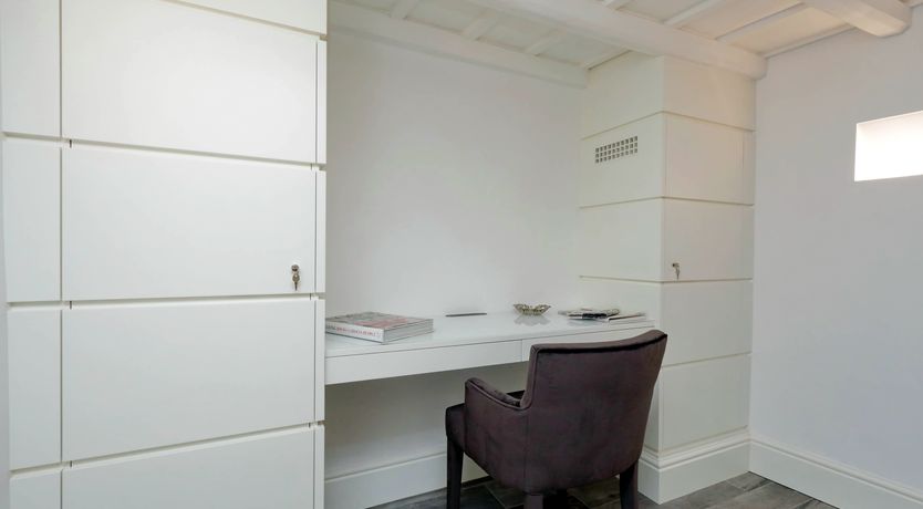 Photo of The Modern Roman