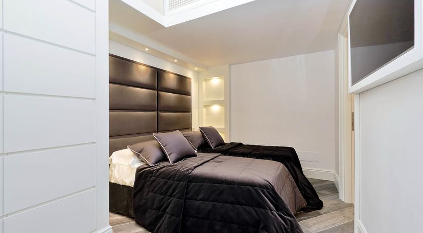 Photo of The Modern Roman