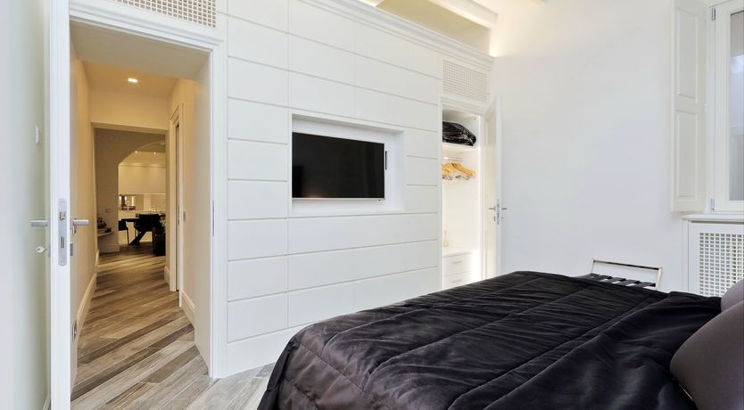 Photo of The Modern Roman