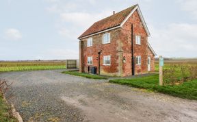 Photo of Red Brick Cottage