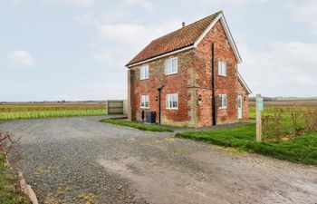 Red Brick Cottage Holiday Home
