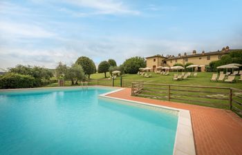 Tuscan Summer Holiday Home