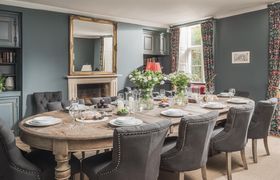 Cotswolds Eclectic Holiday Home
