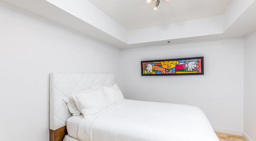 Photo of Dolphin Green