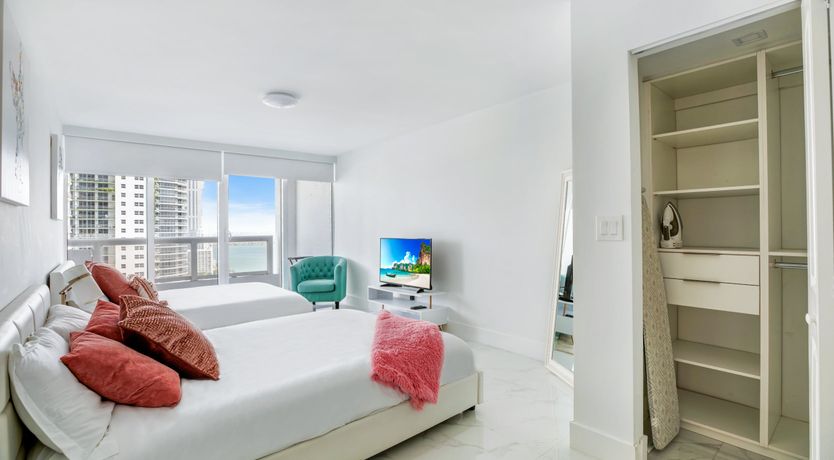 Photo of Palm-fringed Paradise