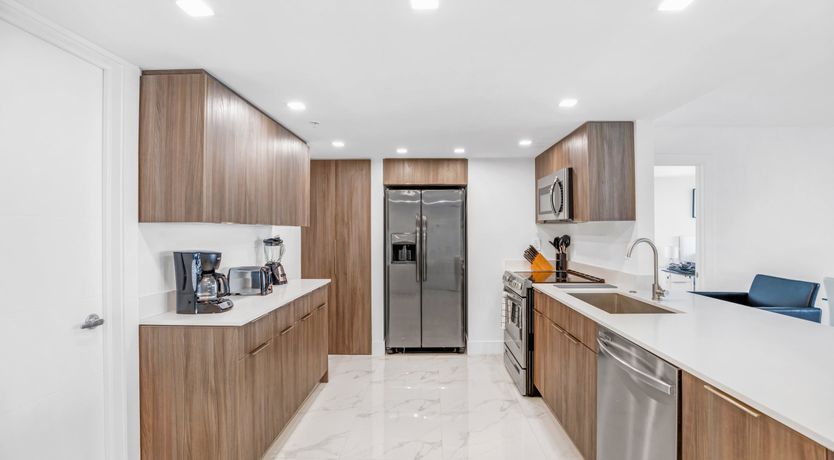 Photo of Palm-fringed Paradise