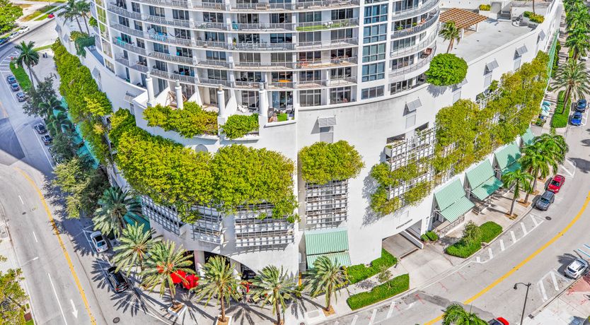 Photo of Palm-fringed Paradise