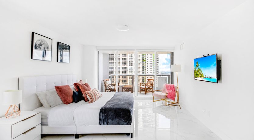 Photo of Palm-fringed Paradise