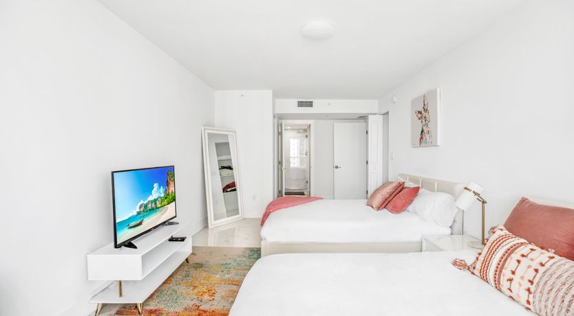 Photo of Palm-fringed Paradise