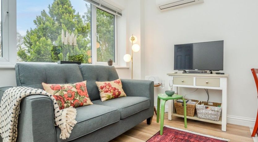 Photo of 1 Bed in Charmouth