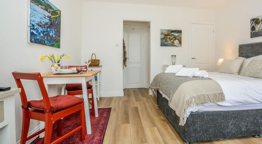 Photo of 1 Bed in Charmouth