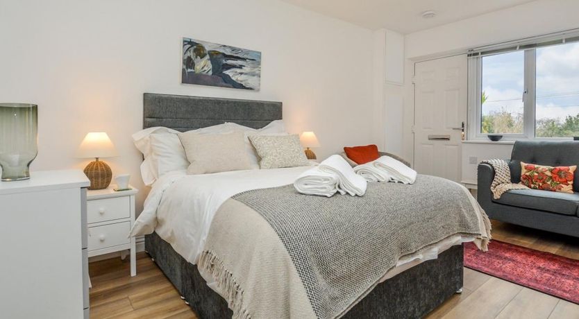 Photo of 1 Bed in Charmouth