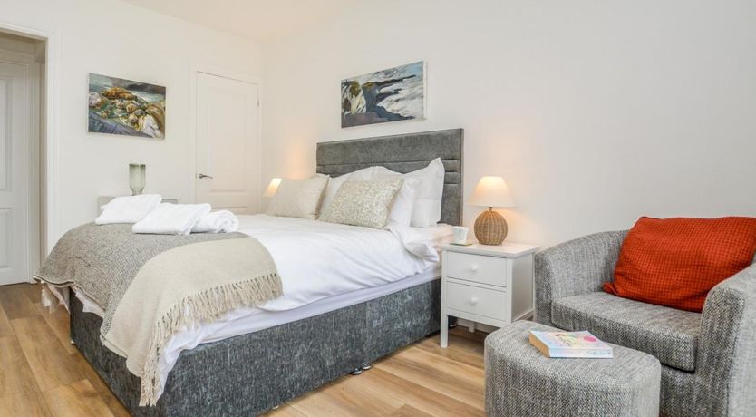 Photo of 1 Bed in Charmouth