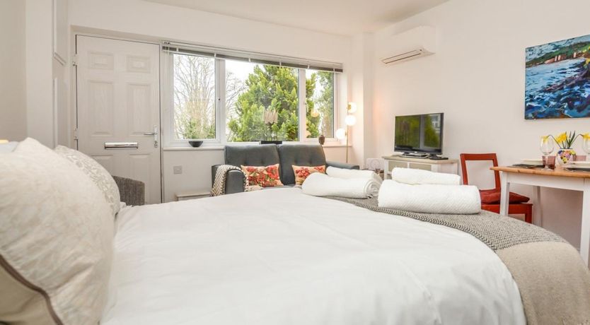 Photo of 1 Bed in Charmouth