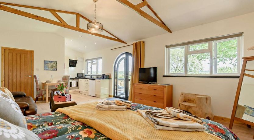 Photo of 1 Bed in Templeton