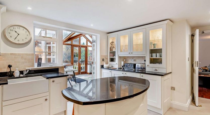 Photo of 6 Bed in Rye