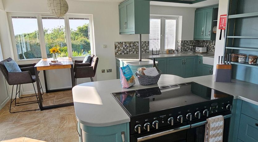 Photo of 3 Bed in Chale