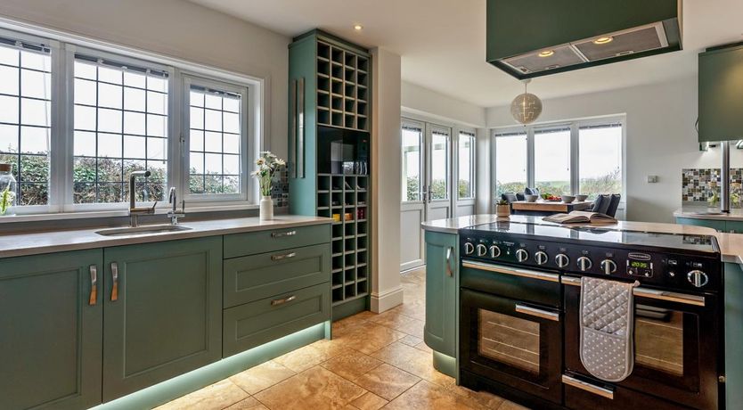 Photo of 3 Bed in Chale