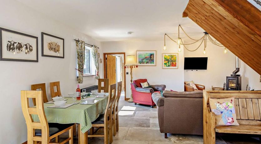 Photo of 3 Bed in Alvington