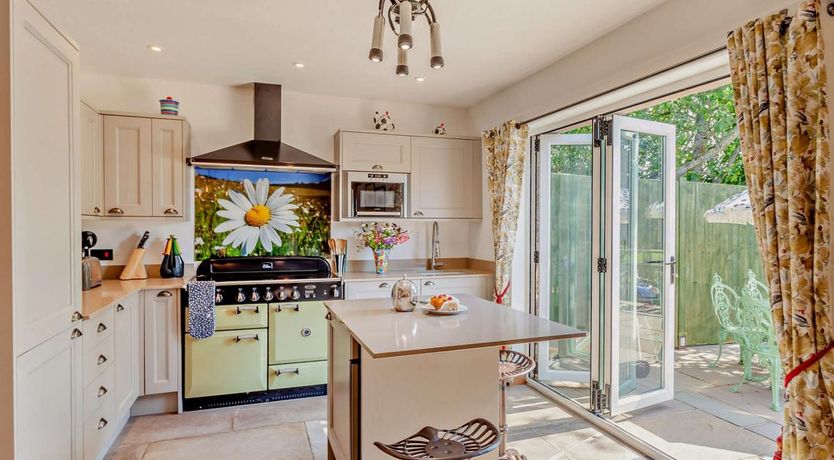 Photo of 3 Bed in Alvington